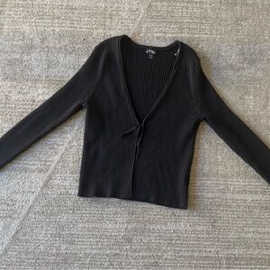 Art Class Black V-Neck Ribbed Sweater size L